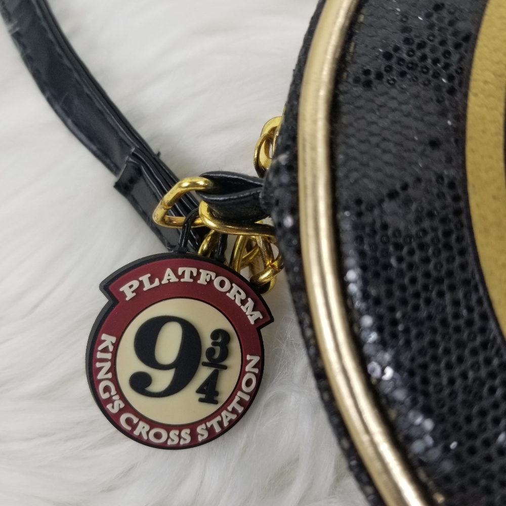 Harry Potter round crossbody purse 9 1/2 - Picture 6 of 8